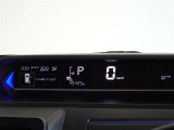 視点移動が少ないセンターメーター、ロングドライブも疲れません。
