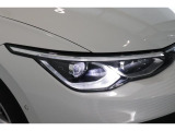LEDヘッドライト+LEDテールランプ付き。高い視認性を確保しながら、消費電力の少なさと長寿命を実現させた次世代のライトです。