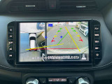 『アラウンドビューモニター』はスムーズな駐車と安全確認をサポートします。