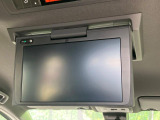 【フリップダウンモニター】大画面モニターで後席でもエンタメをお楽しみいただけます。小さなお子様にも大人気の装備です♪