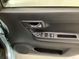 電動ドアミラーやパワーウィンドウスイッチも使い易い造り!!