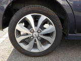 純正15インチアルミホイールに、165/55R15タイヤを装着しております。