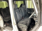 乗降がしやすい運転席。高さが調節できて小柄な方でもベストポジションをとることができます。