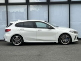 サービスにはドイツ本国と同様に教育と訓練を受け、BMWを知り尽くした「マイスターメカニック」が数多く在籍しております。納車前点検整備で、お客様に安心と安全をお届けいたします。