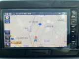日産純正9インチメモリーナビ(MM223D-L)装備。スマートフォンによる部分地図更新、Bluetooth接続での音楽視聴、快適な画面操作と高音質なオーディオ再生。無料地図更新付きです。
