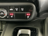 運転席/助手席シートヒーターで寒い日もすぐに温かくなり快適に過ごせます。2段階の温度調整が可能です