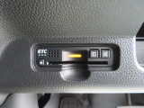 『ETC搭載』 高速利用時に便利なETCを搭載しております。高速道路での利用がスムーズになります!これで長旅も楽々♪納車時にセットアップをさせていただきますので、カードを差し込むだけでご利用いただけま