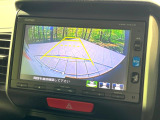 【バックカメラ】駐車時に後方がリアルタイム映像で確認できます。大型商業施設や立体駐車場での駐車時や、夜間のバック時に大活躍!運転スキルに関わらず、今や必須となった装備のひとつです!