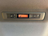 「中古車ハイブリッド保証」付き。ハイブリッド機構を無償で保証します。保証期間は、初度登録年月から10年目まで、またはロングラン保証が終わってから3年間。ただし累計走行距離が20万km以内です。