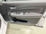 【運転席ドア】収納ポケットが付いているので運転席周りもスッキリ保てます★