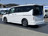 車線逸脱防止支援システム,車両が車線をはみ出す可能性がある場合に警報音と警告表示と共に車線内に戻すようにハンドル操作をサポートしてくれます。