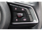 ハンドル右側は、アイサイトの全車速域追従クルーズコントロールを設定するボタンを配置。直感的な操作で先行車に追従できます。また、人と似たような感覚で走行するため快適です。