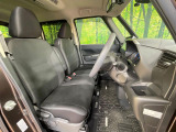 運転席シート廻りは使用感も少なく、良好な状態となっています。丁寧に使われていたことがよくわかりますね。