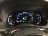 とっても見やすいメーターです。夜間時はラグジュアリーな気分にさせてくれる照明が魅力ですので、夜のドライブも楽しみになりますよ♪