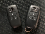 【キーフリーシステム】電子キーをポケットやカバンに入れて携帯しているだけでドアの開け閉めやエンジンのON/OFFが出来ます☆ また、イモビライザー機能も備わっていますので盗難対策もバッチリです☆
