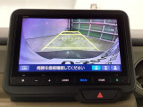 バックモニター付きで、車庫入れやバック時の後方確認をサポート。