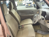 シートはフィット性も良く、楽な運転姿勢を保てます。