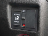 ◆片側電動スライドドア◆狭い駐車場でも乗り降りが楽々♪お子様が隣の車にドアを当ててしまう心配もございません!小さなお子様連れの方もこれで安心。