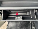 車検証の保管に!グローブボックスです。