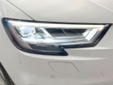 ●LEDヘッドライト:夜間走行時も良好な視界を確保し安心して運転できる高輝度LEDヘッドライトを装備!点灯速度が早く、消費電力も抑えられています。