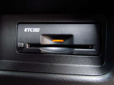 音声案内タイプETC2.0装備☆ビルトインタイプのETCですので、インテリアの邪魔をしません!ETCがあれば、キャッシュレスで料金所をノンストップで通過できます。