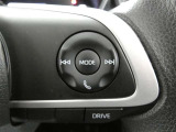 Bluetooth接続でハンドルを握ったままステアリングスイッチで電話のワイヤレス通信が可能です。