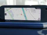 マツダコネクトの8.8インチワイドセンターディスプレイです。『Android Auto』『Apple CarPlay』や独自のコネクテッドサービスに対応したインターフェイスシステムです。