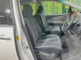 運転席シート廻りは使用感も少なく、良好な状態となっています。丁寧に使われていたことがよくわかりますね。