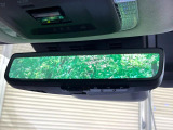 【デジタルインナーミラー】後席の大きな荷物や同乗者で後方が確認しづらい時でも安心!カメラが撮影した車両後方の映像をルームミラー内に表示。クリアな視界で状況の確認が可能です!