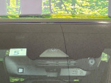 【トヨタセーフティセンス】走行中に前方の車両等を認識し、衝突しそうな時は警報とブレーキで衝突回避と被害軽減をアシスト。より安全にドライブをお楽しみいただけます。