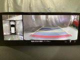 狭い場所での駐車やすれ違いなどでより的確な運転操作に役立つ360&deg;ビューモニターが装備されています。