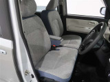 見通しのよいすっきりとした視界で、誰でも運転しやすいです。運転のしやすさは疲れにくさにも繋がりますよ♪