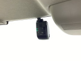 安心のドライブをサポートする【ドラレコ】大切な瞬間をしっかり記録し、万が一の時にも助かる装備です。
