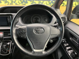 【純正革巻きステアリング】上質な革を使用することで、手にしっかり馴染みとても運転しやすいハンドルです♪