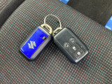 スマートキー2本付き 後席スライドドアはスマートキーの遠隔操作でドアの開閉が可能です。