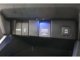 USBオーディオ用ソケットがついていますので携帯電話などを接続すれば音楽等の再生が可能です!