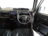 視界良好、操作しやすい運転席です。