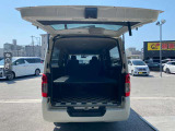 彦根インターからお車で3分とアクセス便利!近くには有名観光地の彦根城もありますので、観光と合わせてのご来店も良いですね♪活気溢れる自慢のスタッフがお客様のご来店をお待ちしております!