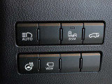 運転おひざ元に各種スイッチが配置されております。