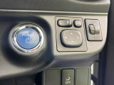 【電動格納ミラー】サイドミラーは電動格納式となっており、狭い駐車場でもキズがつくリスクを抑えられます。