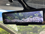 【インテリジェントルームミラー】後席の大きな荷物や同乗者で後方が確認しづらい時でも安心!カメラが撮影した車両後方の映像をルームミラー内に表示。クリアな視界で状況の確認が可能です!