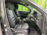 運転席シート廻りは使用感も少なく、良好な状態となっています。丁寧に使われていたことがよくわかりますね。