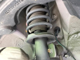 お車を安心してお乗りいただく為には、足回りの定期点検が欠かせません。サービスサポート(有償保証)では無料点検もご提供しており、安心のカーライフをお過ごしいただけるサポート体制が整っています。