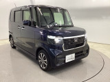 狭い駐車場でも、スライドドアならチャイルドシートへのお子さまの乗降や荷物の積載もスムーズ。