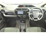 中古車をキレイで気持ちよくお乗りいただけるよう、エンジンルームからシートを外した洗浄まで、目に見えない部分も徹底的に洗浄しています!
