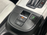 ナビBカメラETCフルセグBluetooth接続USB接続追突軽減ブレーキ電子パーキングオートブレーキホールドサイドカーテンエアバッグシートヒーターLEDヘッドライトオートライトスマートキー