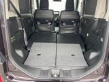 積み下ろしのしやすいデッキにはたっぷりと荷物を積み込んでいただけます。遊びから仕事まで、様々なシーンで頼れます♪