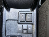 【シートヒーター】装備。運転席と助手席の座面と背もたれを素早く温めるシートヒーターを搭載。身体を直接温めることができます。