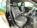 運転席シート廻りは使用感も少なく、良好な状態となっています。丁寧に使われていたことがよくわかりますね。