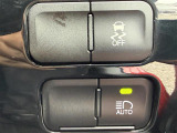 オートマチックハイビーム 】先行車や対向車のライトを認識し、ハイビームとロービームを自動で切り替える機能です。 //